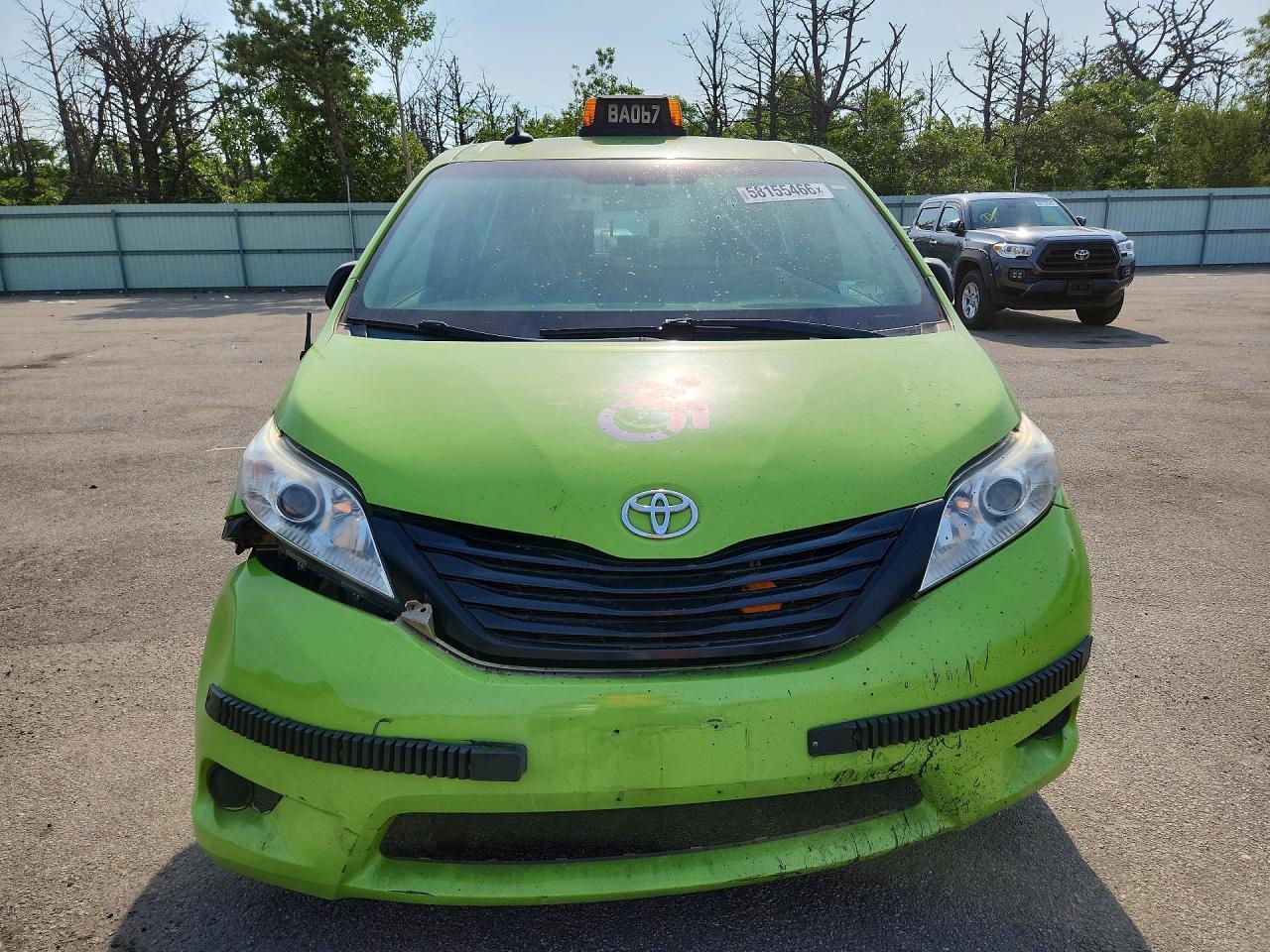 2014 TOYOTA SIENNA
