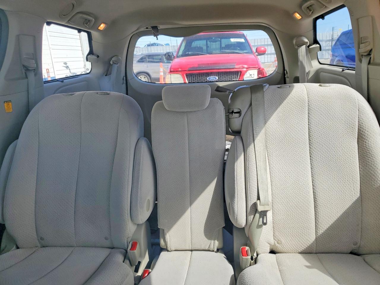 2012 TOYOTA SIENNA