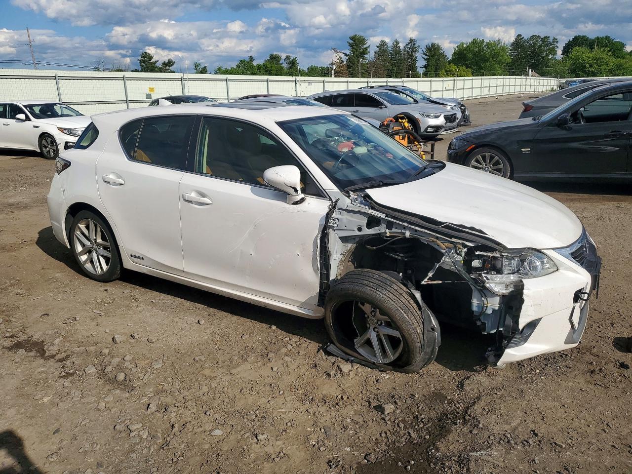 2015 LEXUS CT 200