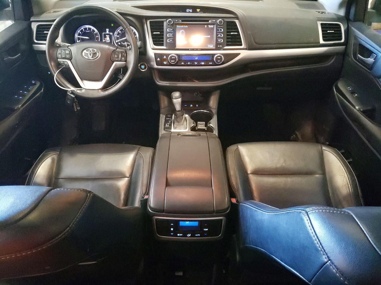 2016 TOYOTA HIGHLANDER