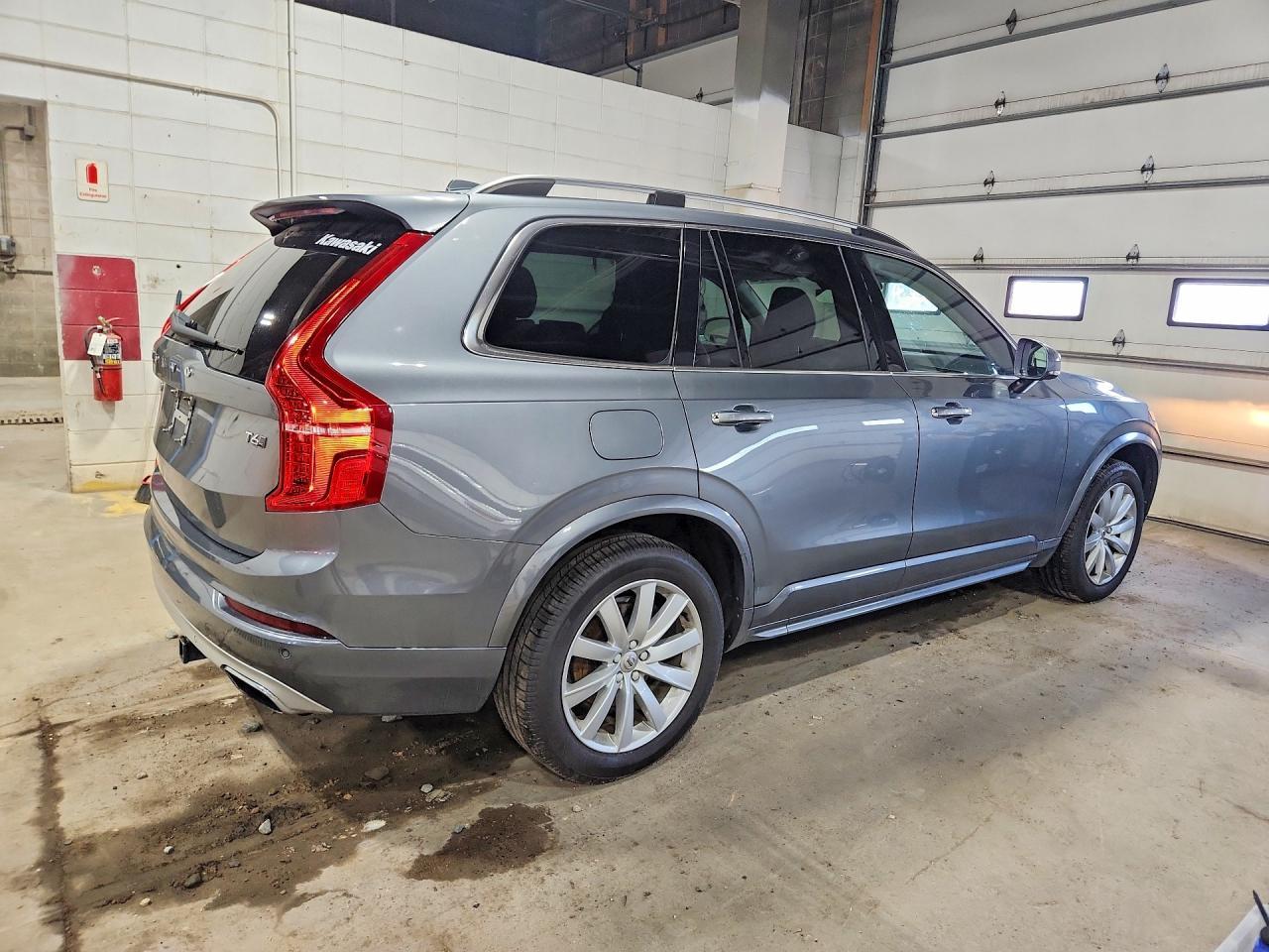 2016 VOLVO XC90