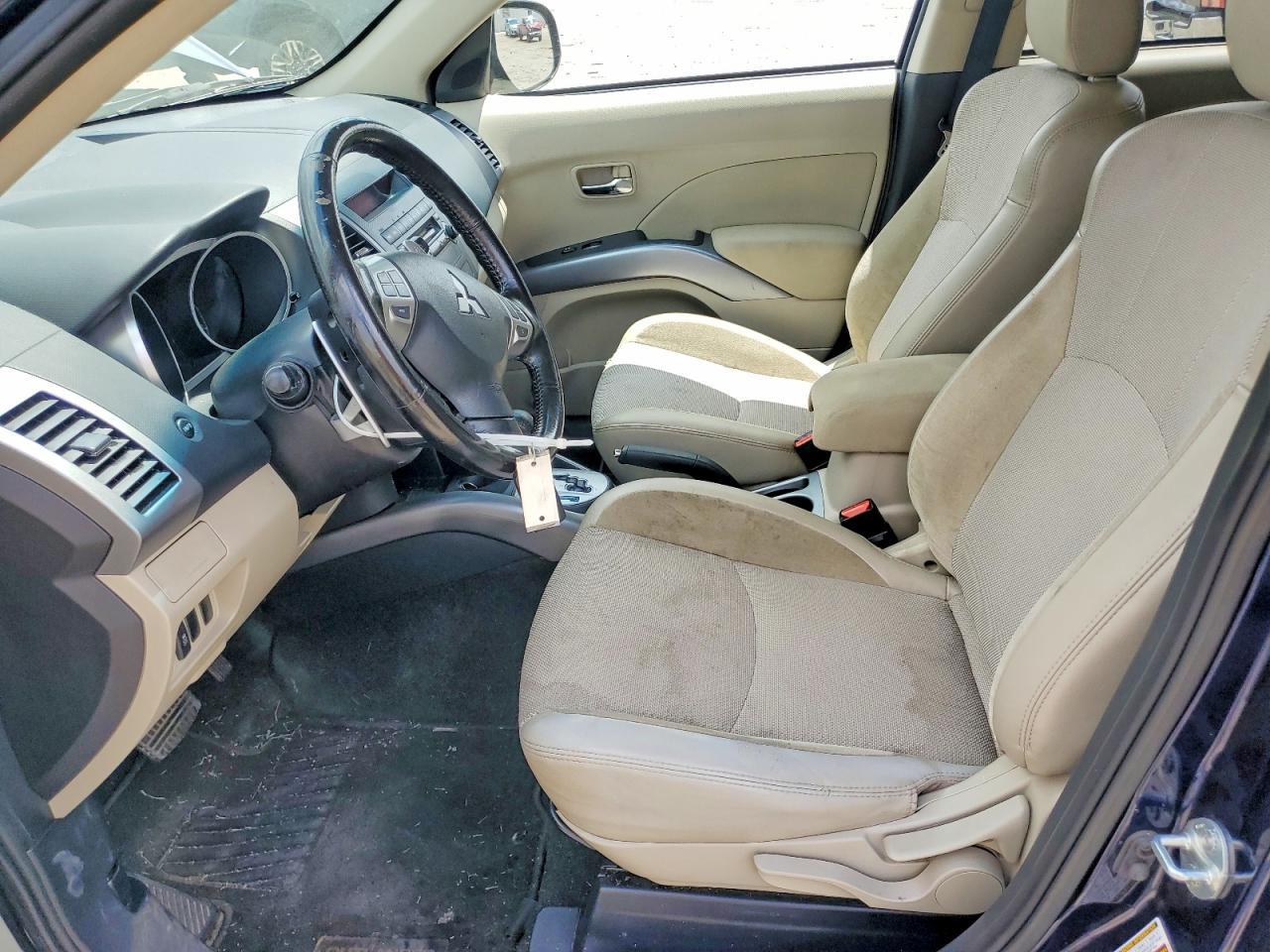 2013 MITSUBISHI outlander