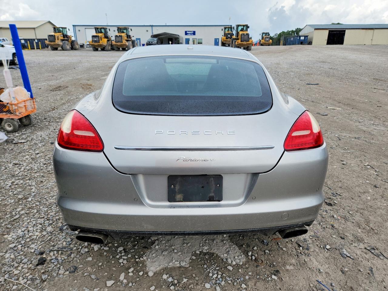 2011 PORSCHE Panamera