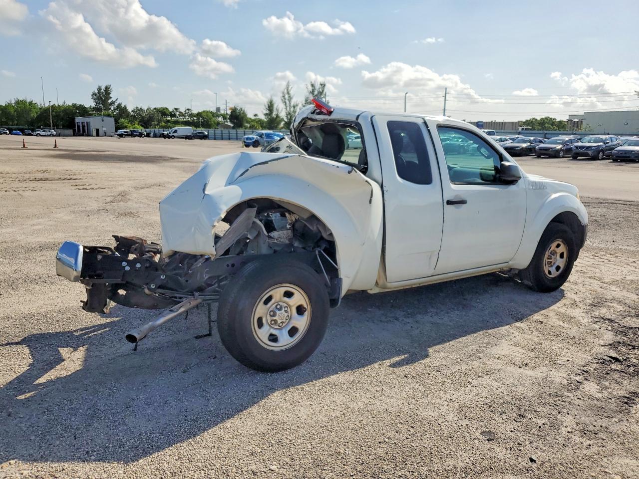 2016 NISSAN Frontier