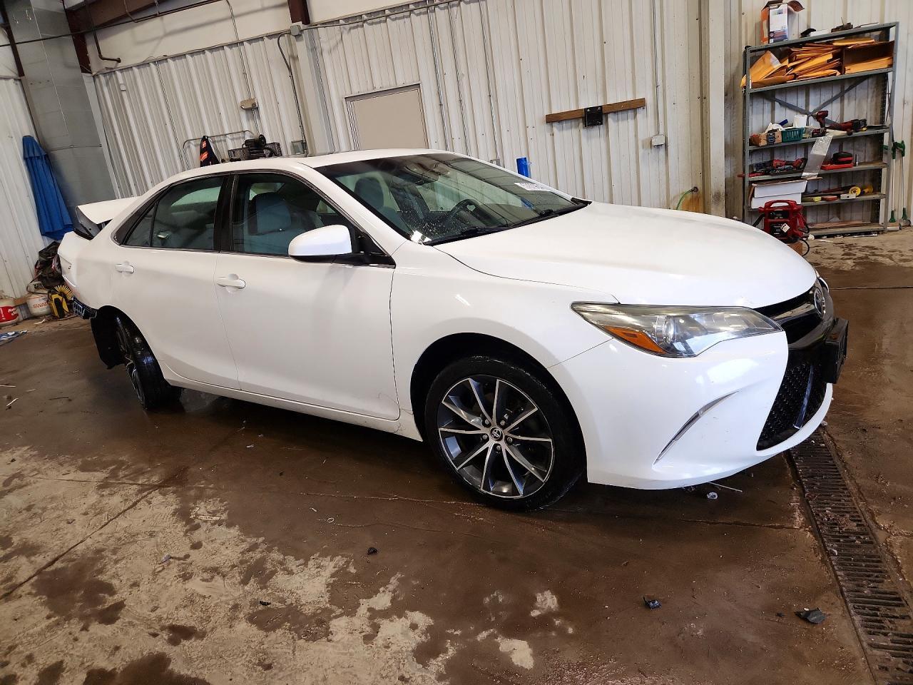 2016 TOYOTA CAMRY