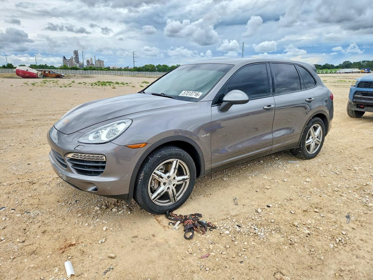 2014 PORSCHE CAYENNE
