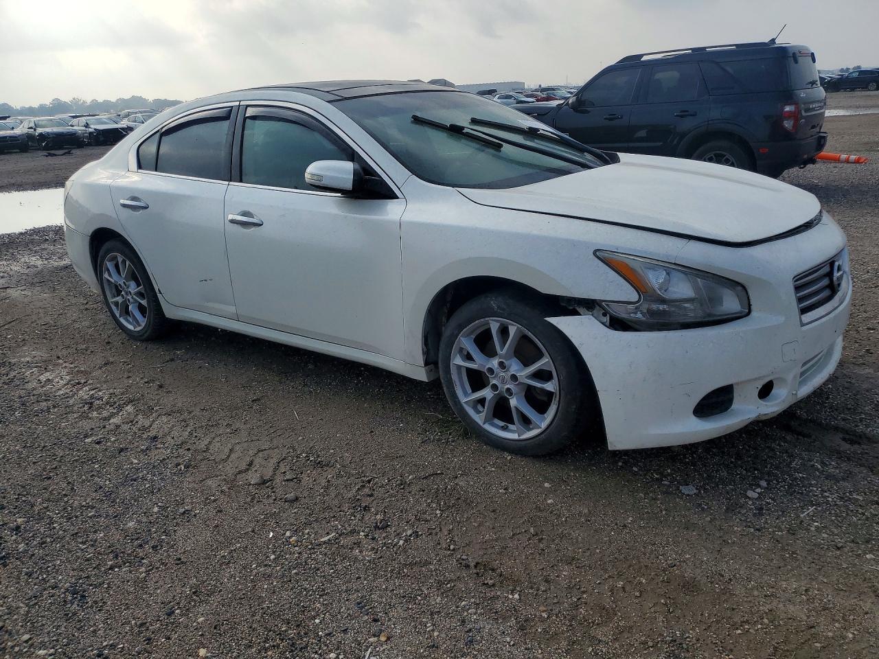 2014 NISSAN Maxima