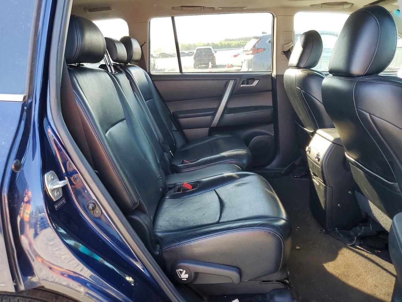 2013 TOYOTA HIGHLANDER
