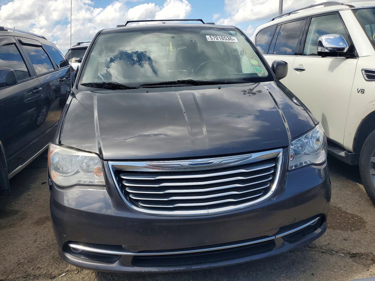 2016 CHRYSLER Town & Country