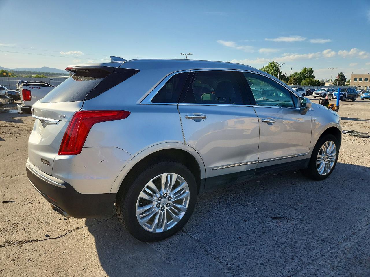 2017 CADILLAC XT5