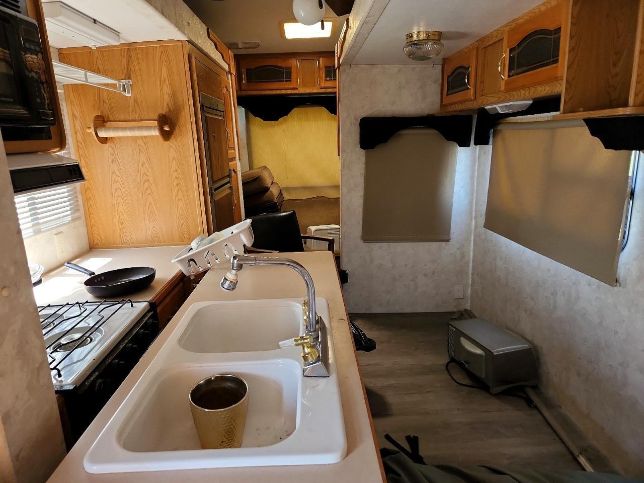2001 Montana Trailer