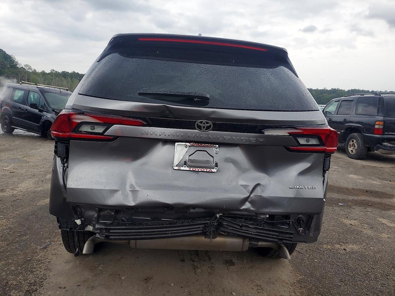 2026 TOYOTA HIGHLANDER
