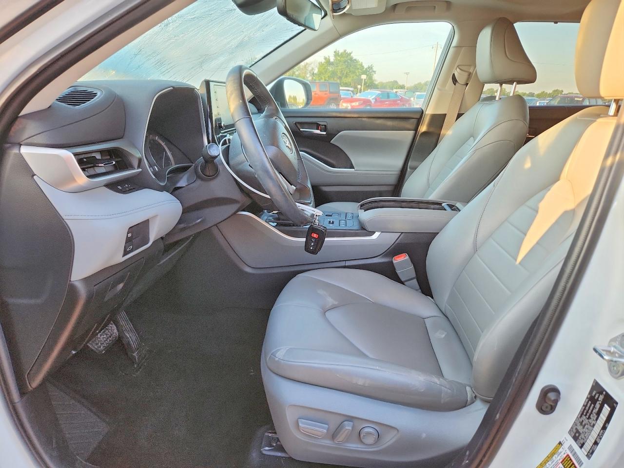 2022 TOYOTA HIGHLANDER