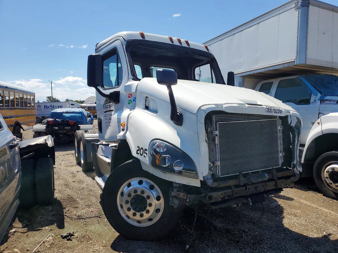 2016 FREIGHTLINER Cascadia 113