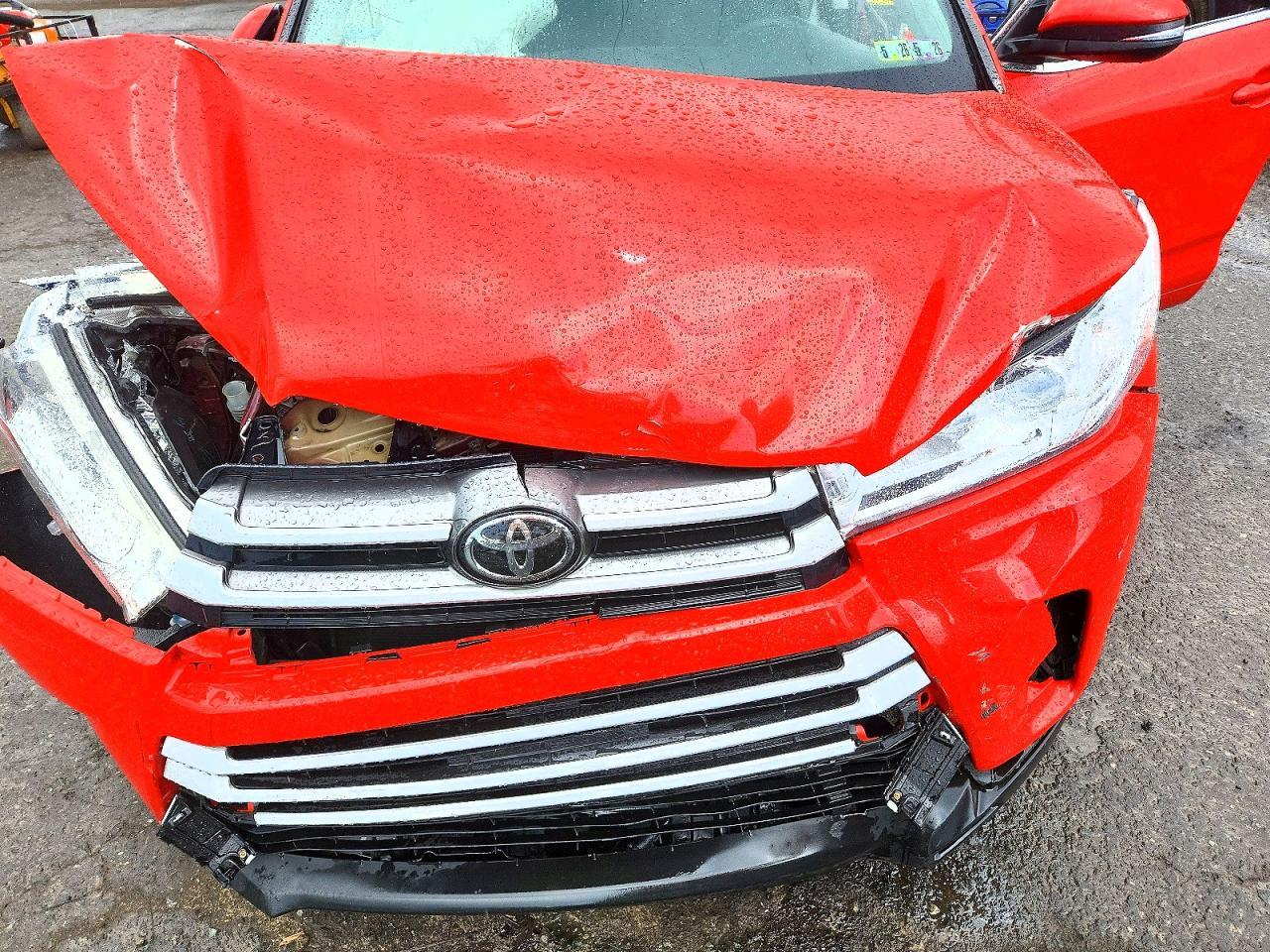 2017 TOYOTA HIGHLANDER