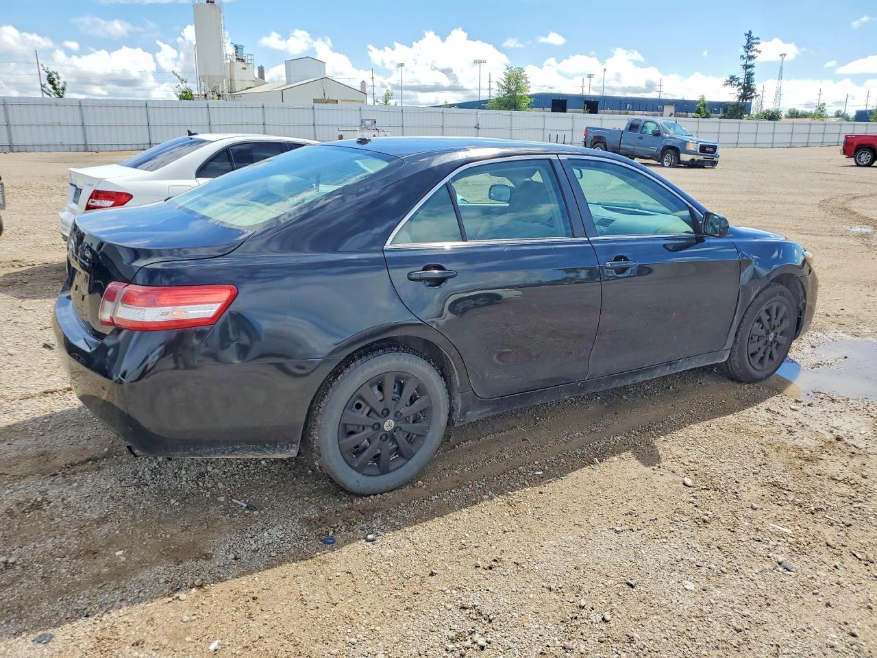 2011 TOYOTA CAMRY
