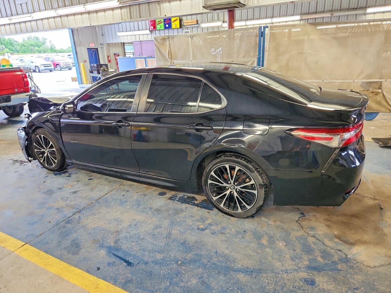 2018 TOYOTA CAMRY