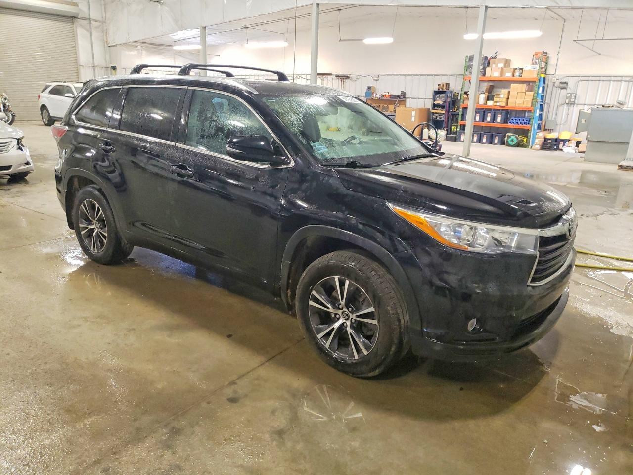 2016 TOYOTA HIGHLANDER