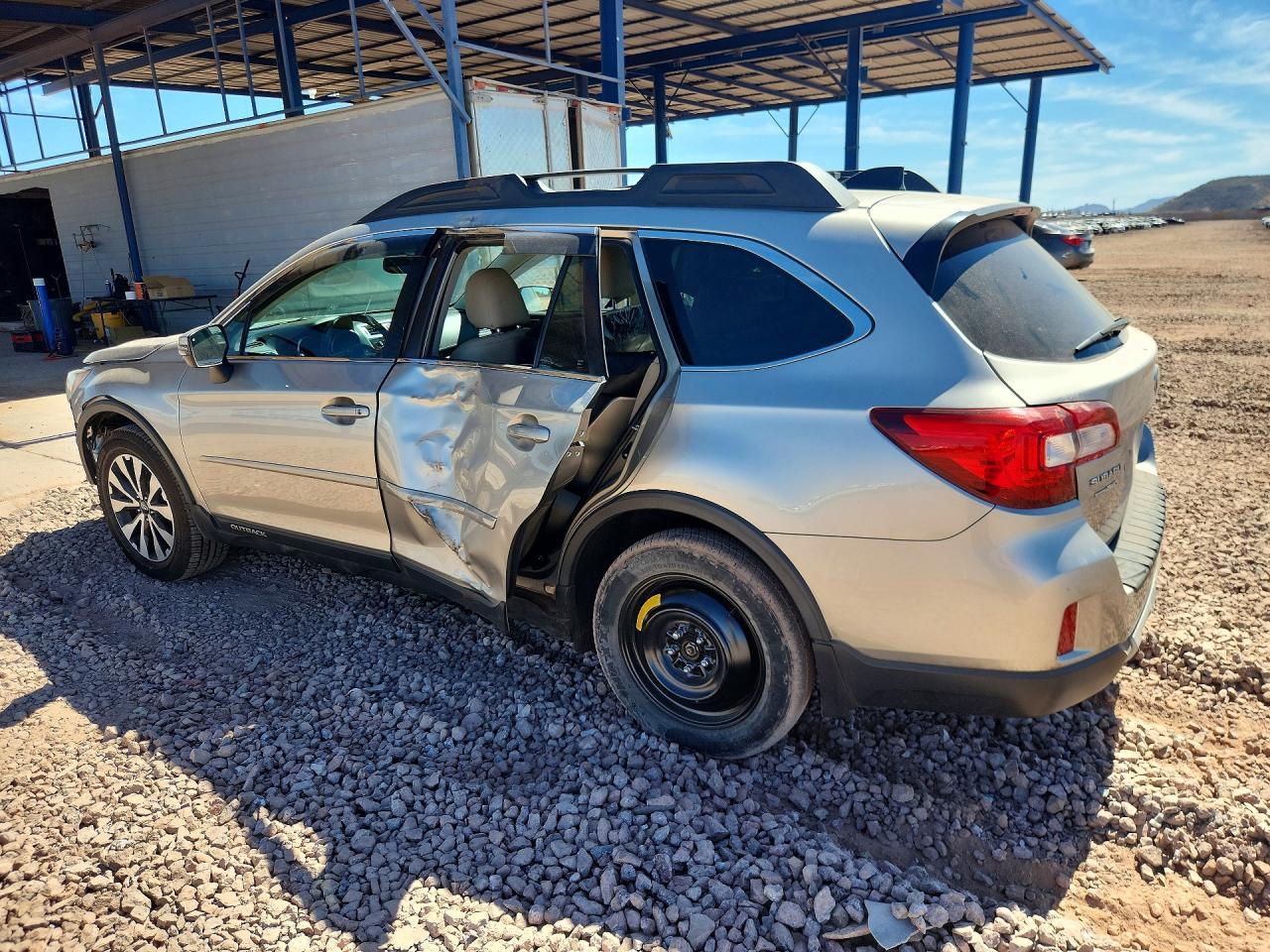 2016 SUBARU Outback