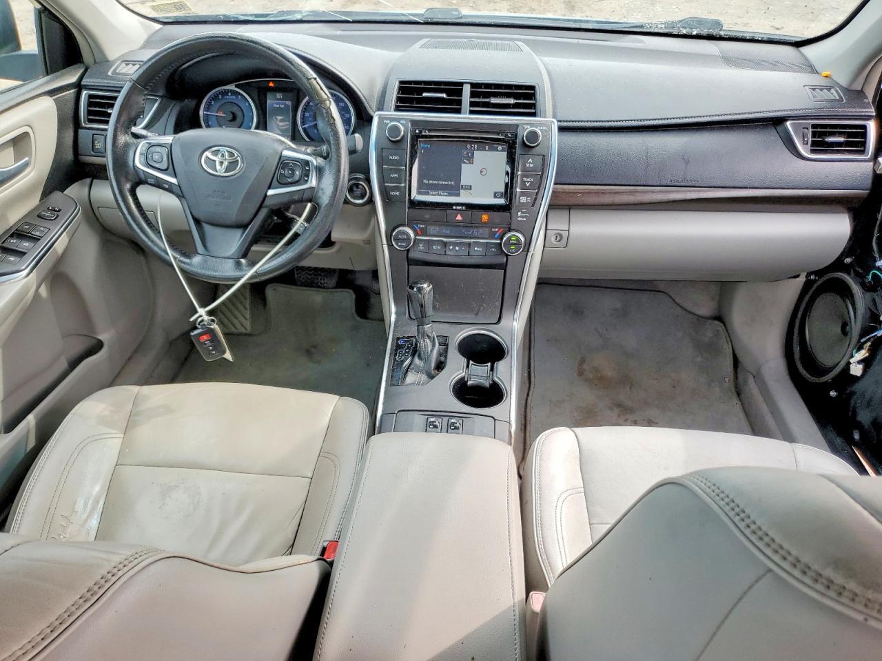 2016 TOYOTA CAMRY