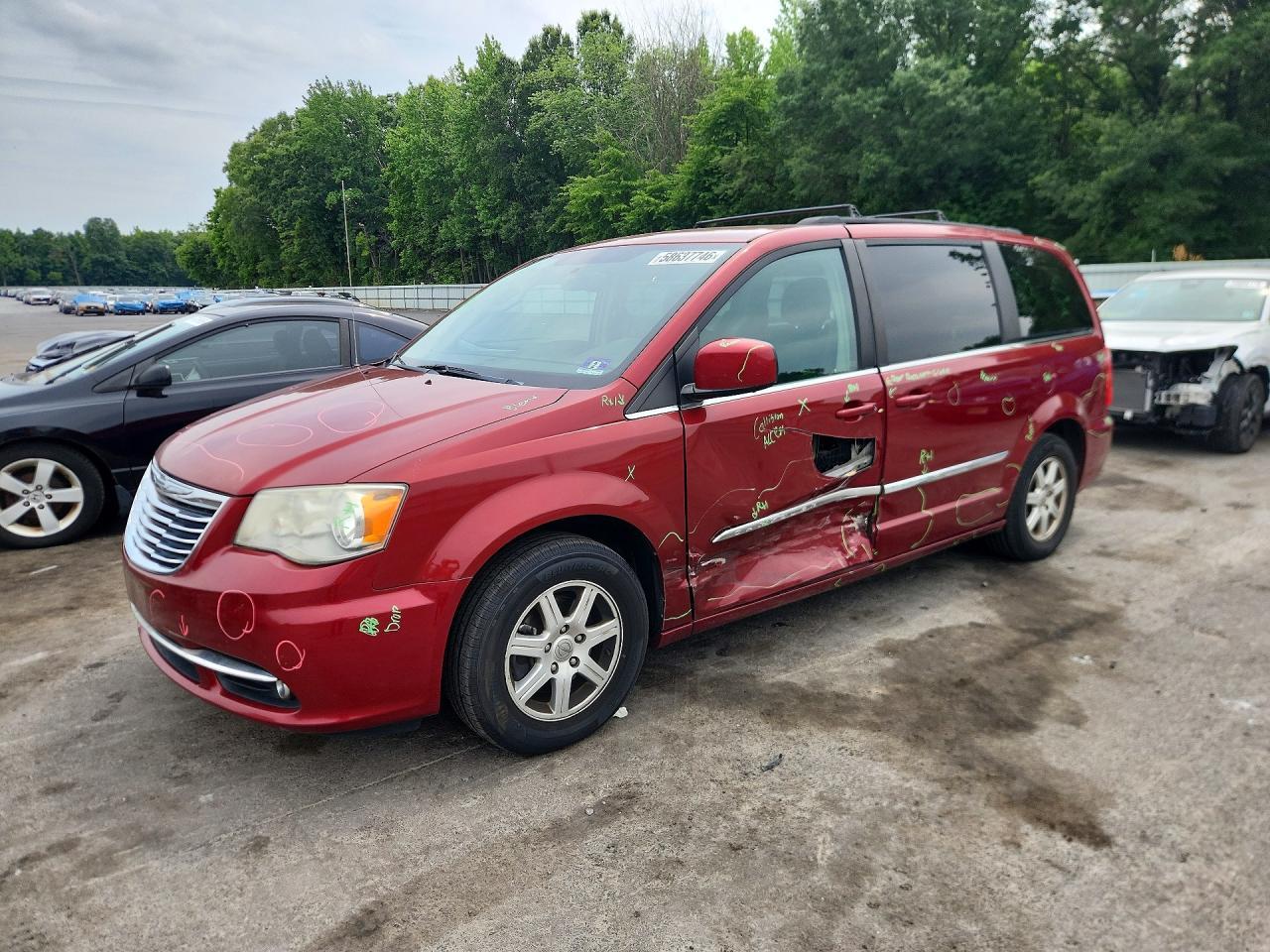 2011 CHRYSLER Town & Country