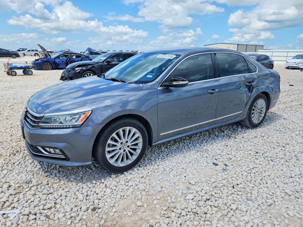2016 VOLKSWAGEN Passat