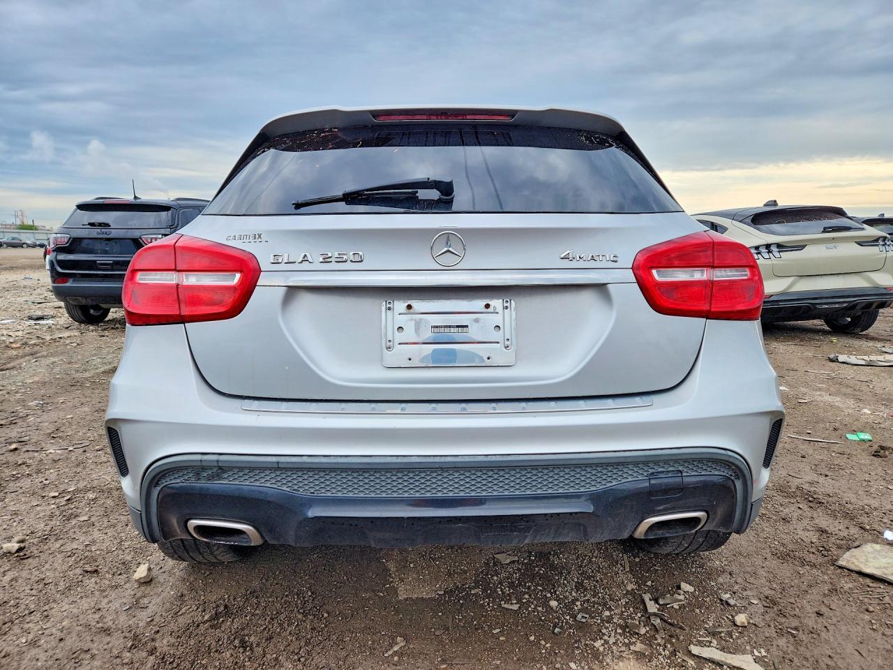 2016 MERCEDES-BENZ GLA-Class