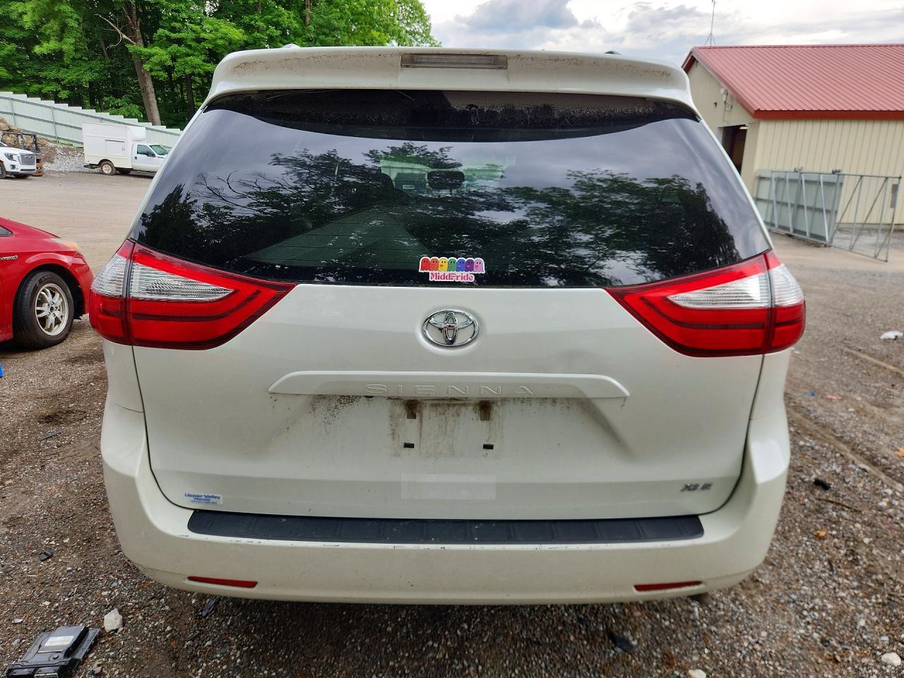 2015 TOYOTA SIENNA