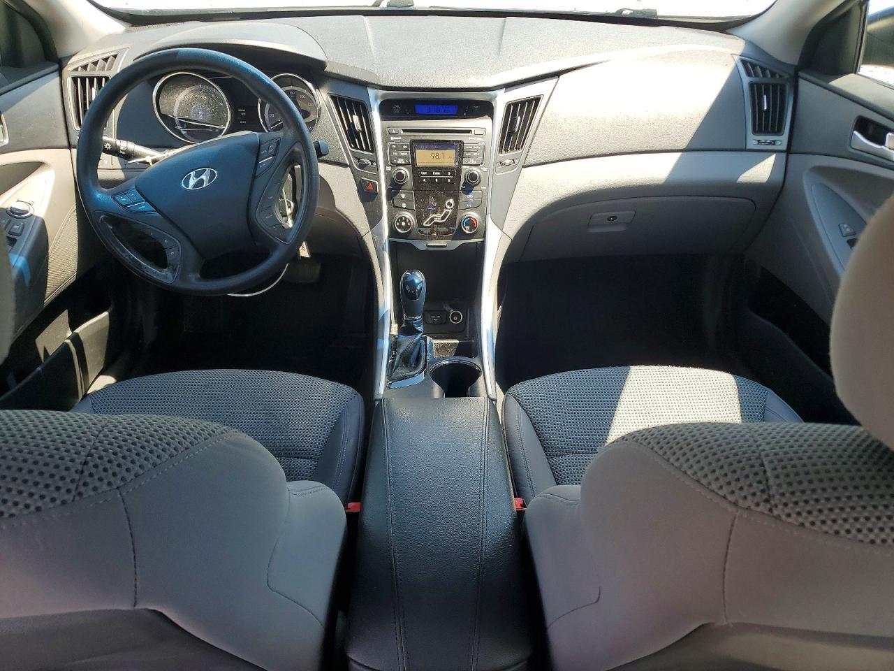 2011 HYUNDAI SONATA