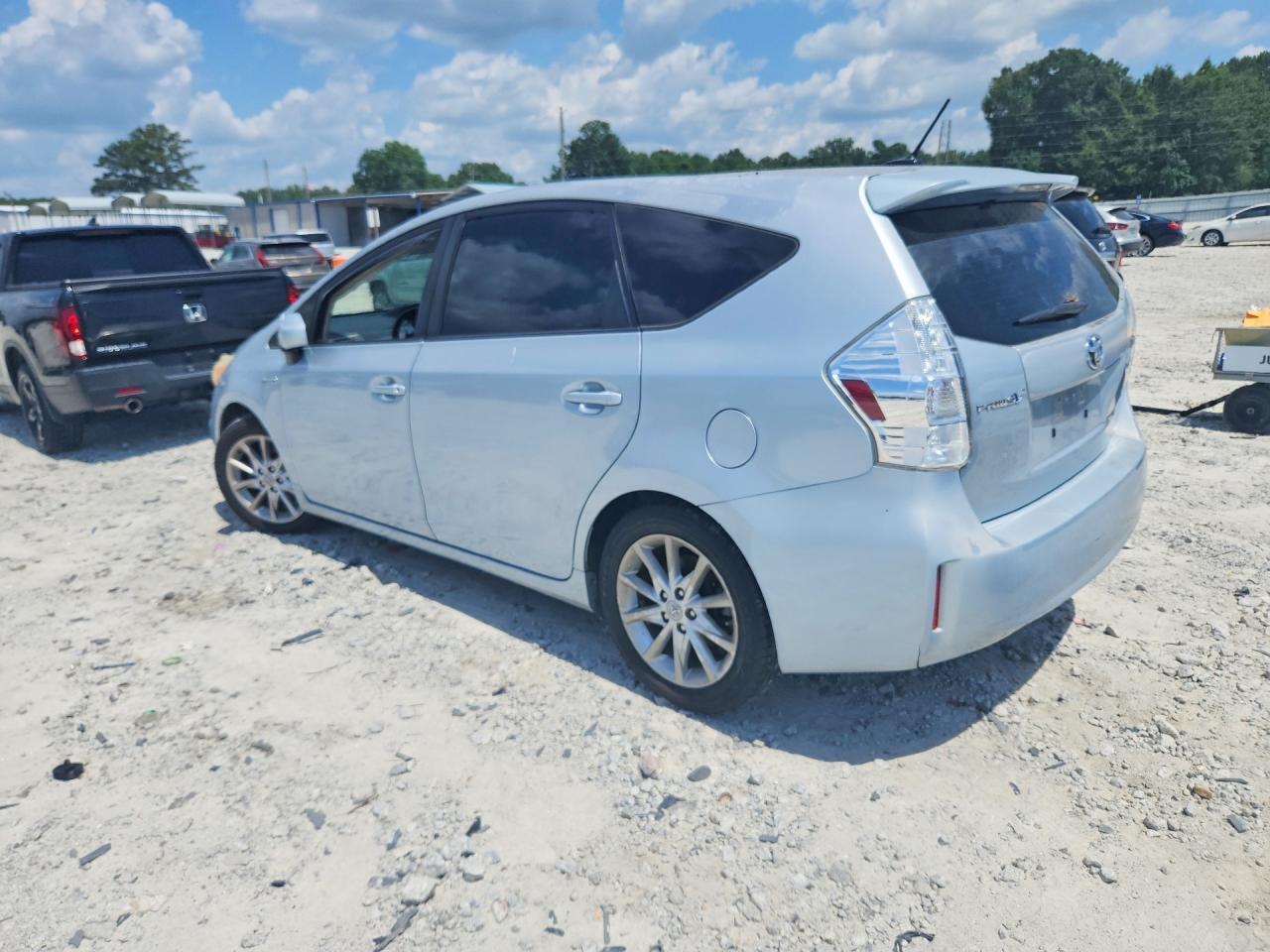 2013 TOYOTA PRIUS V