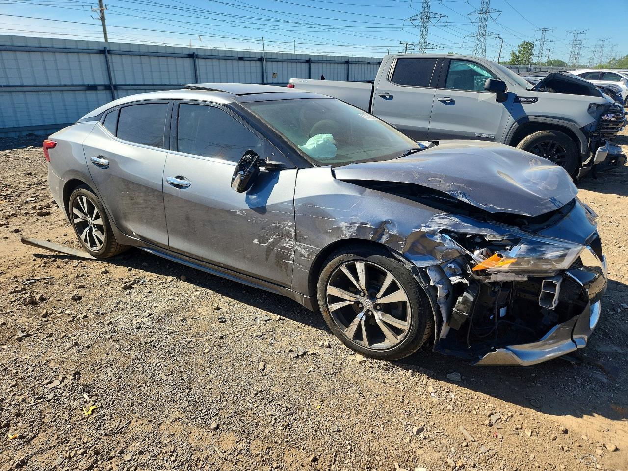 2017 NISSAN Maxima