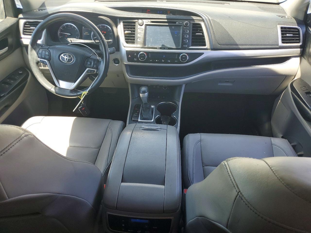 2017 TOYOTA HIGHLANDER