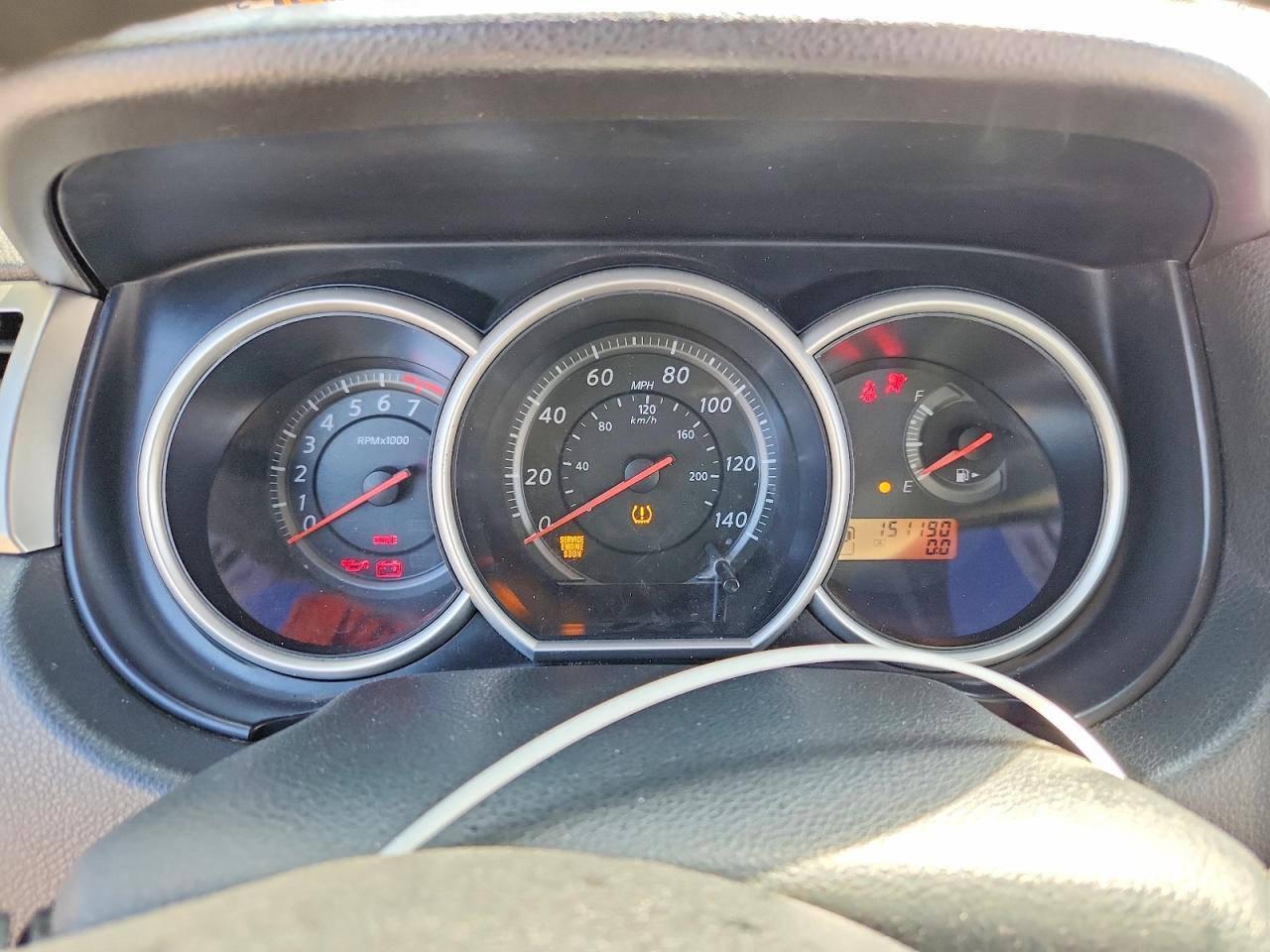 2011 NISSAN VERSA