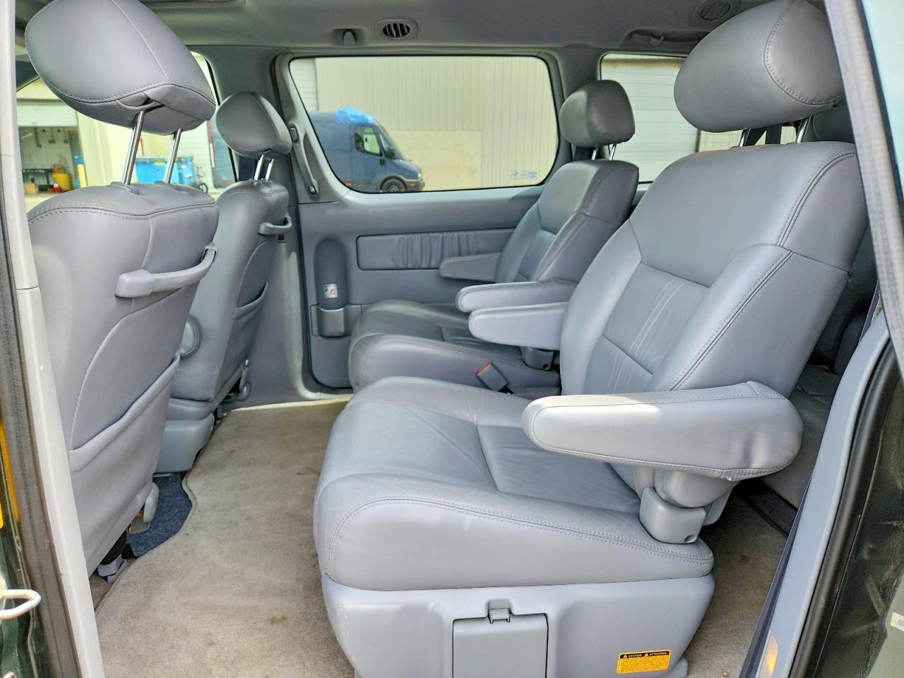 2003 TOYOTA SIENNA