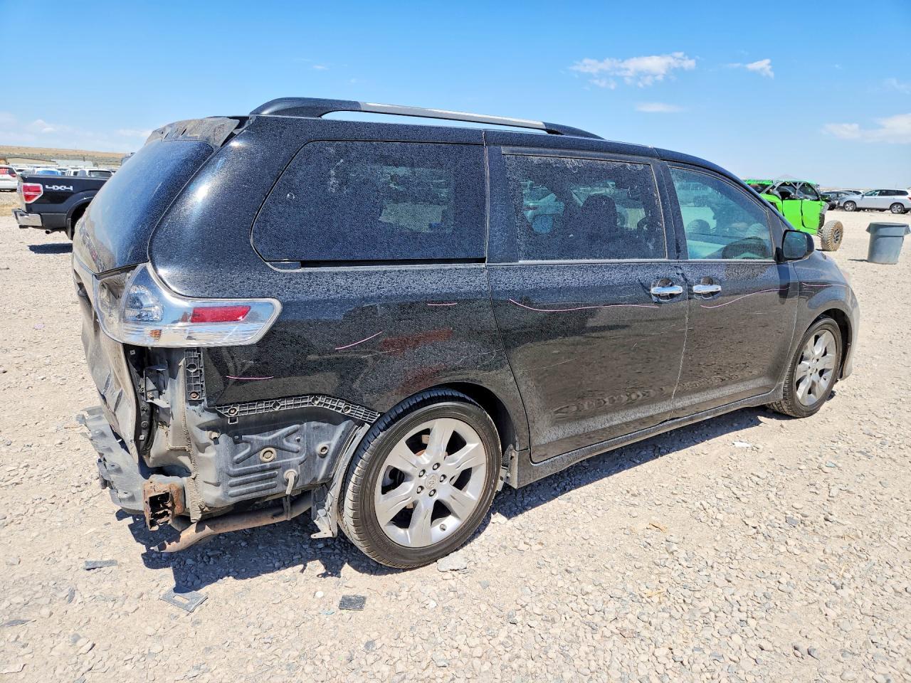 2013 TOYOTA SIENNA