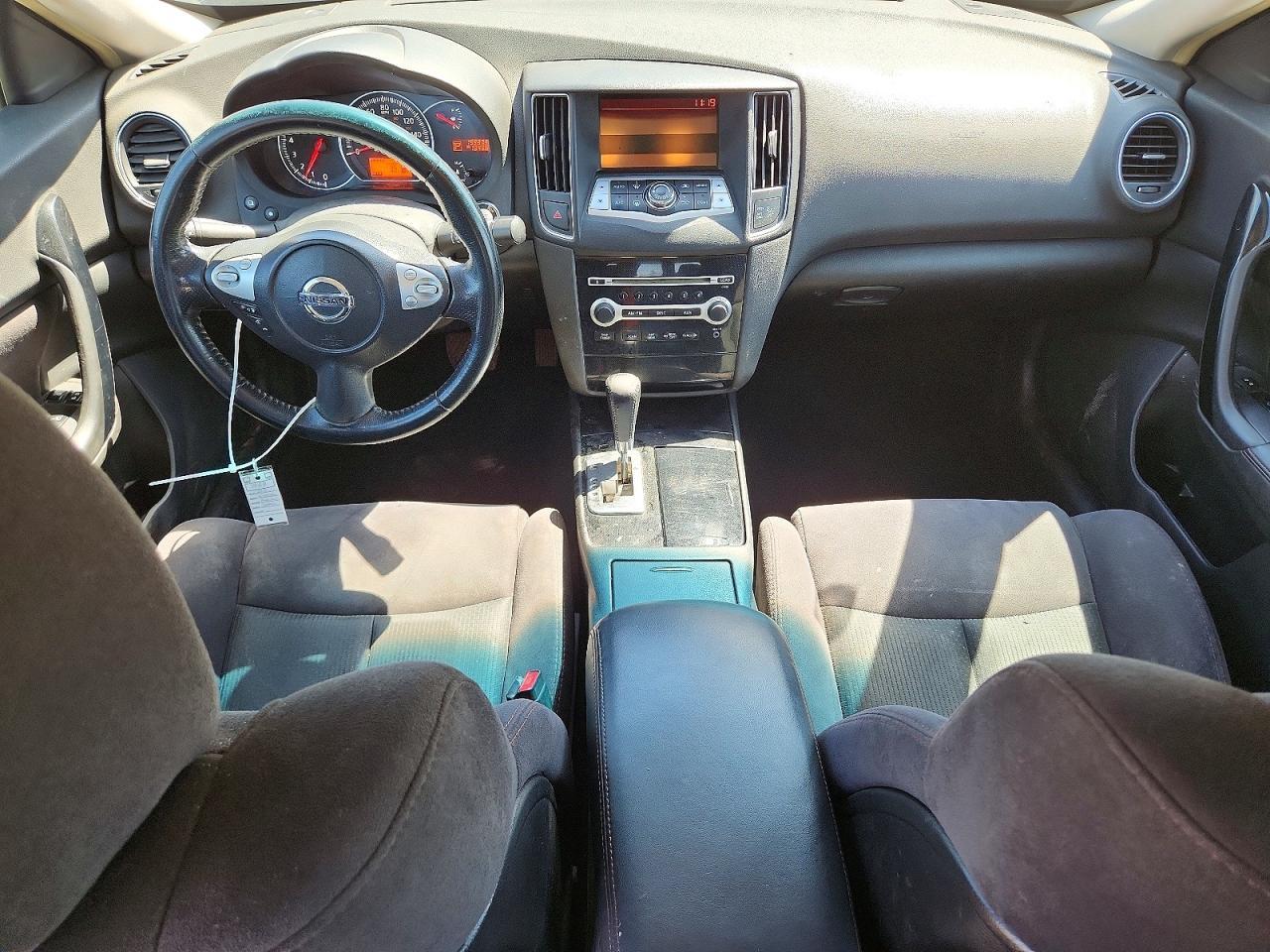 2011 NISSAN Maxima