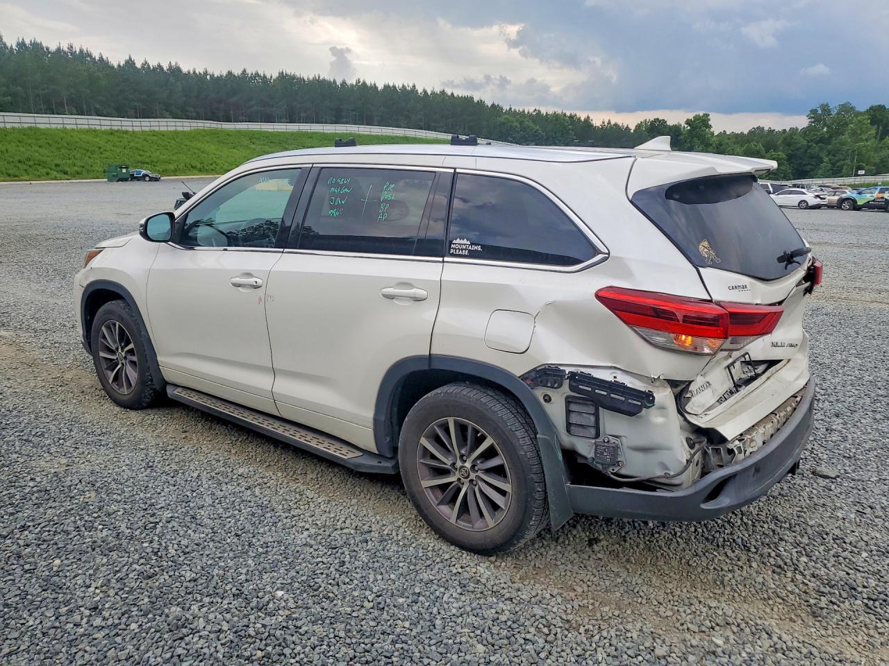 2018 TOYOTA HIGHLANDER