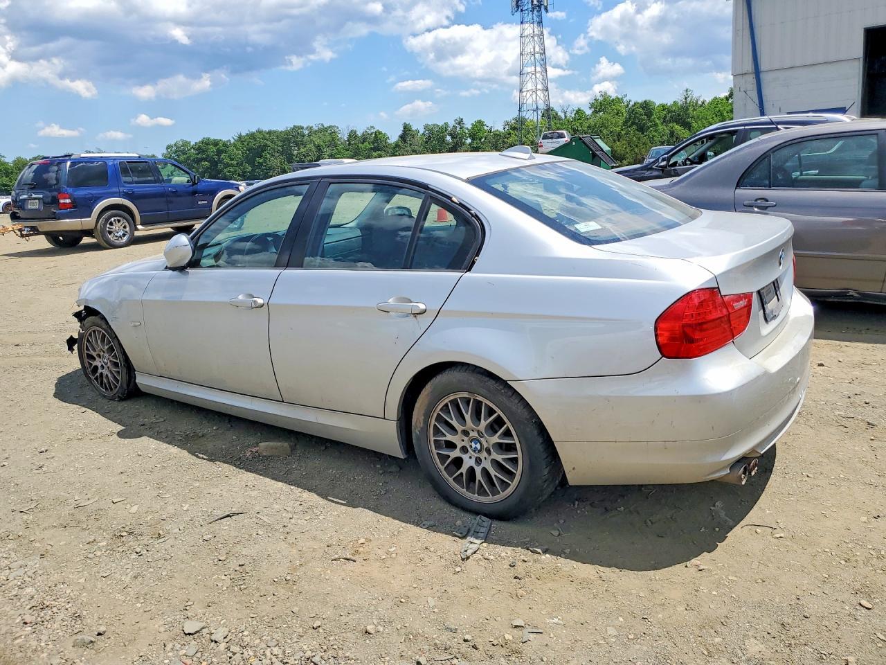2011 BMW 3 SERIES