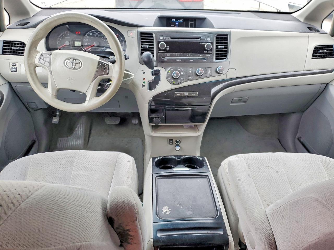 2012 TOYOTA SIENNA