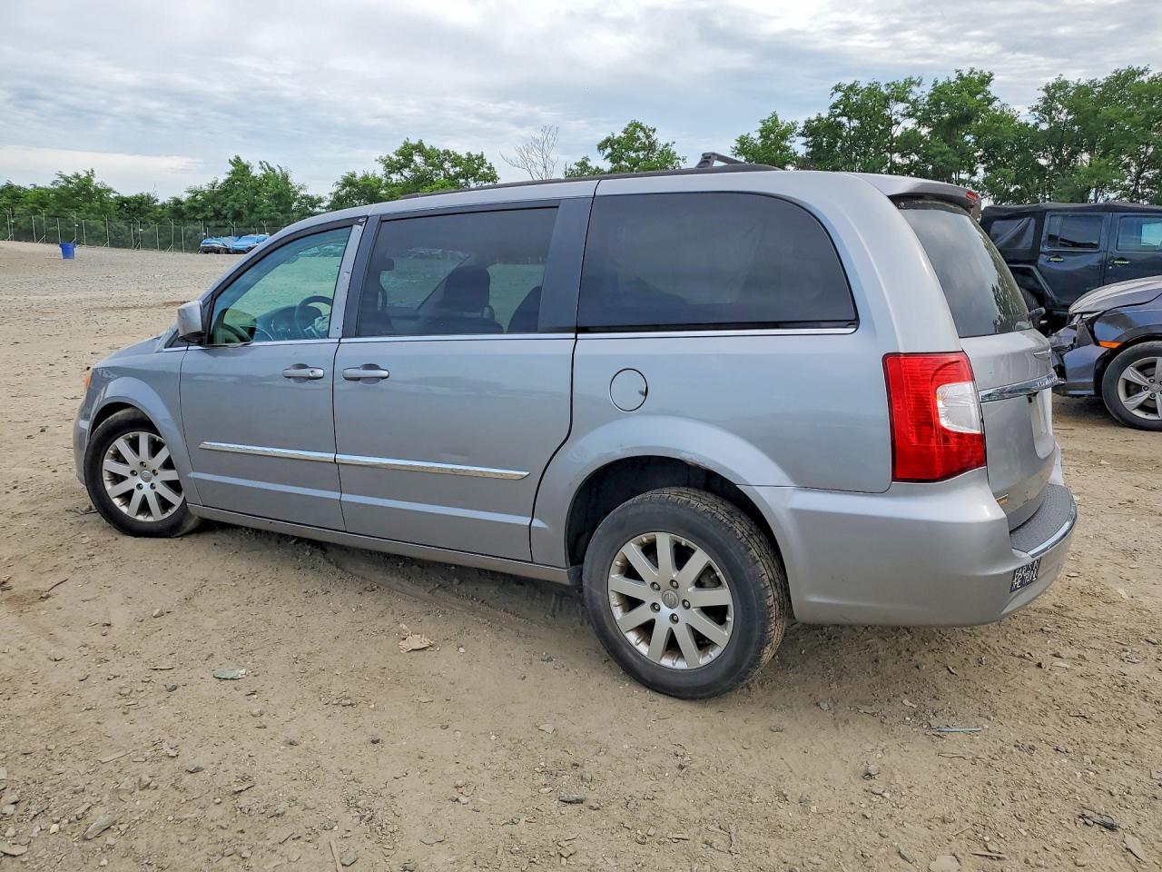 2015 CHRYSLER Town & Country