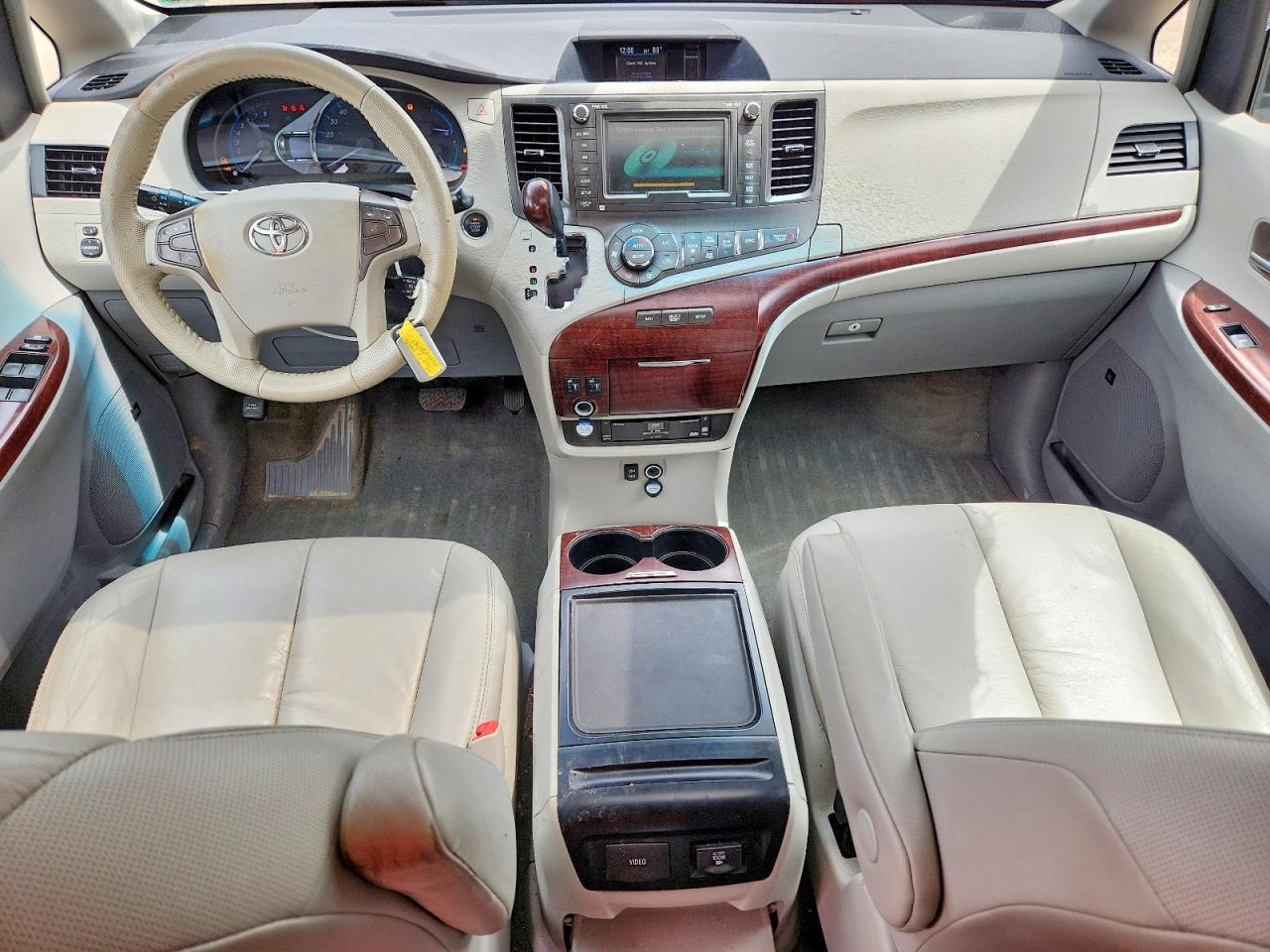 2012 TOYOTA SIENNA