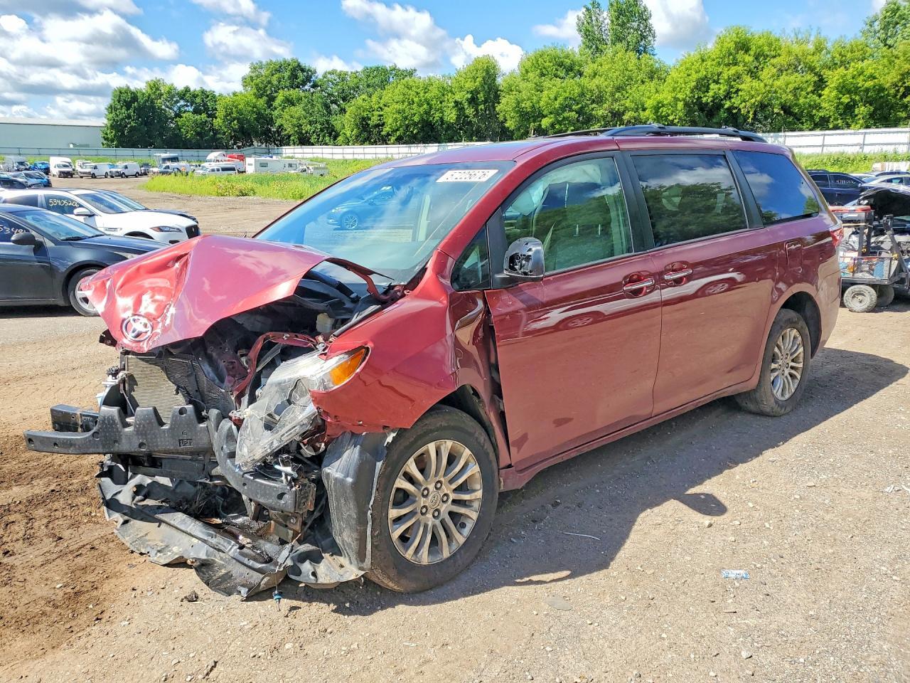 2015 TOYOTA SIENNA