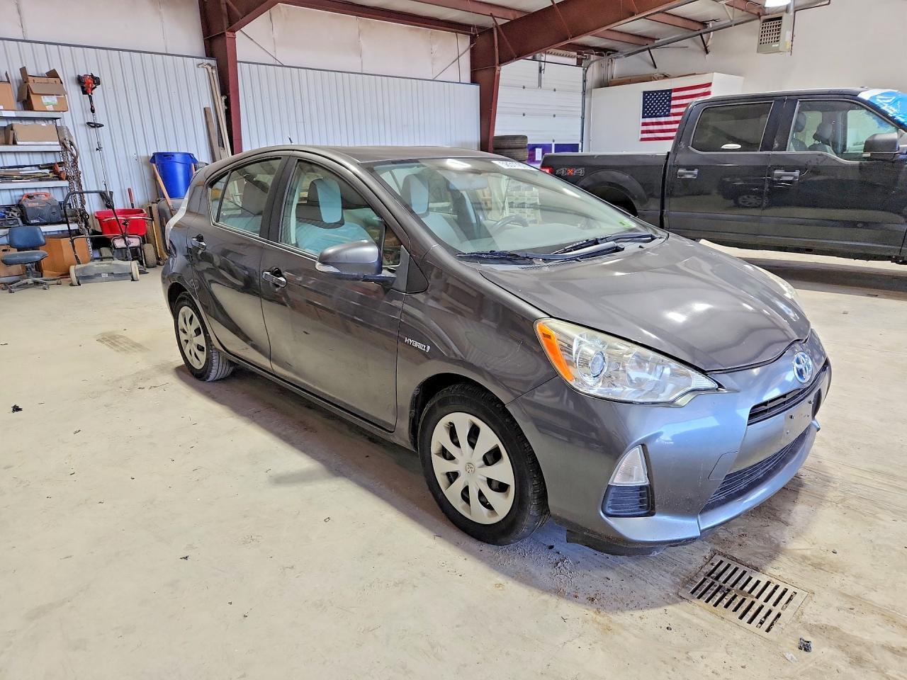 2014 TOYOTA Prius c