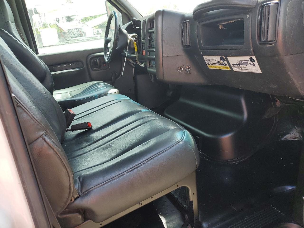 2009 CHEVROLET C5500