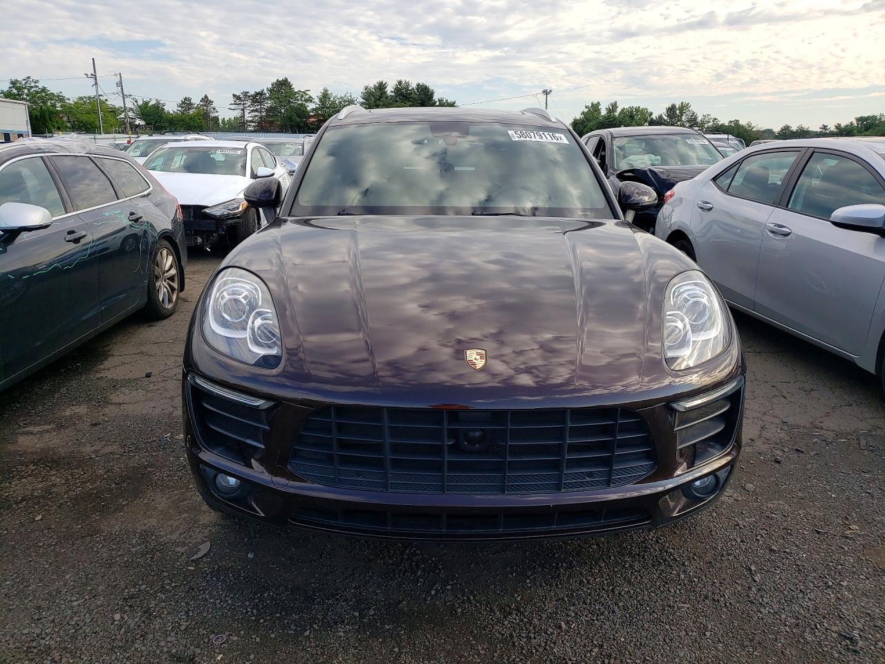 2018 PORSCHE Macan
