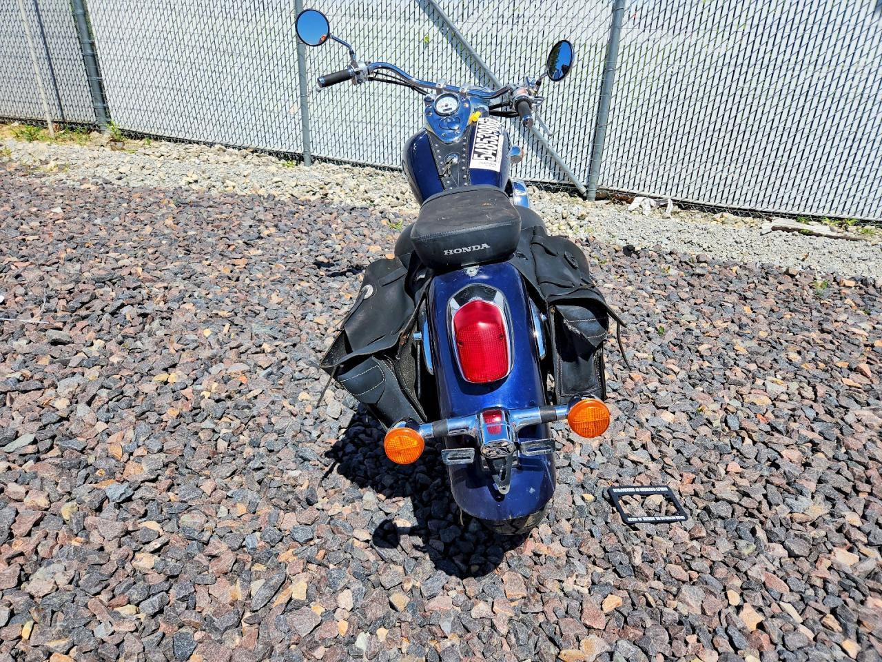 2002 HONDA Vt750
