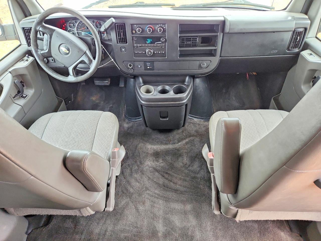 2011 CHEVROLET Express 3500