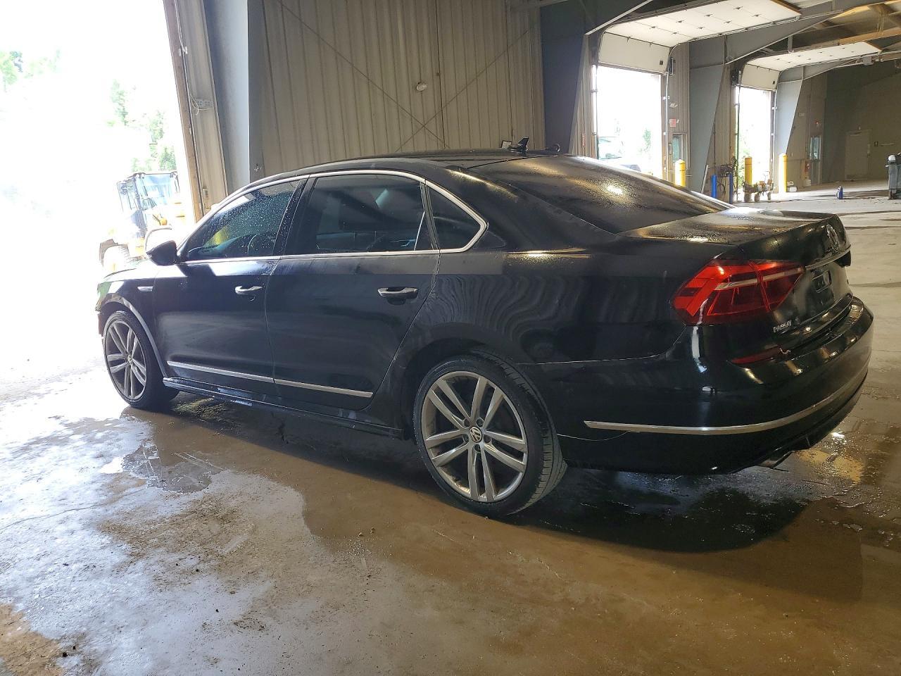 2017 VOLKSWAGEN Passat