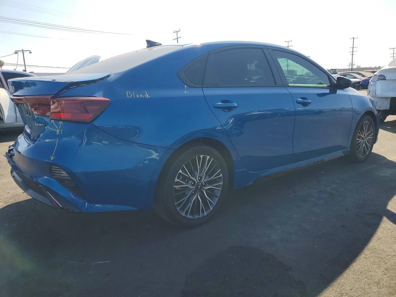 2023 KIA FORTE
