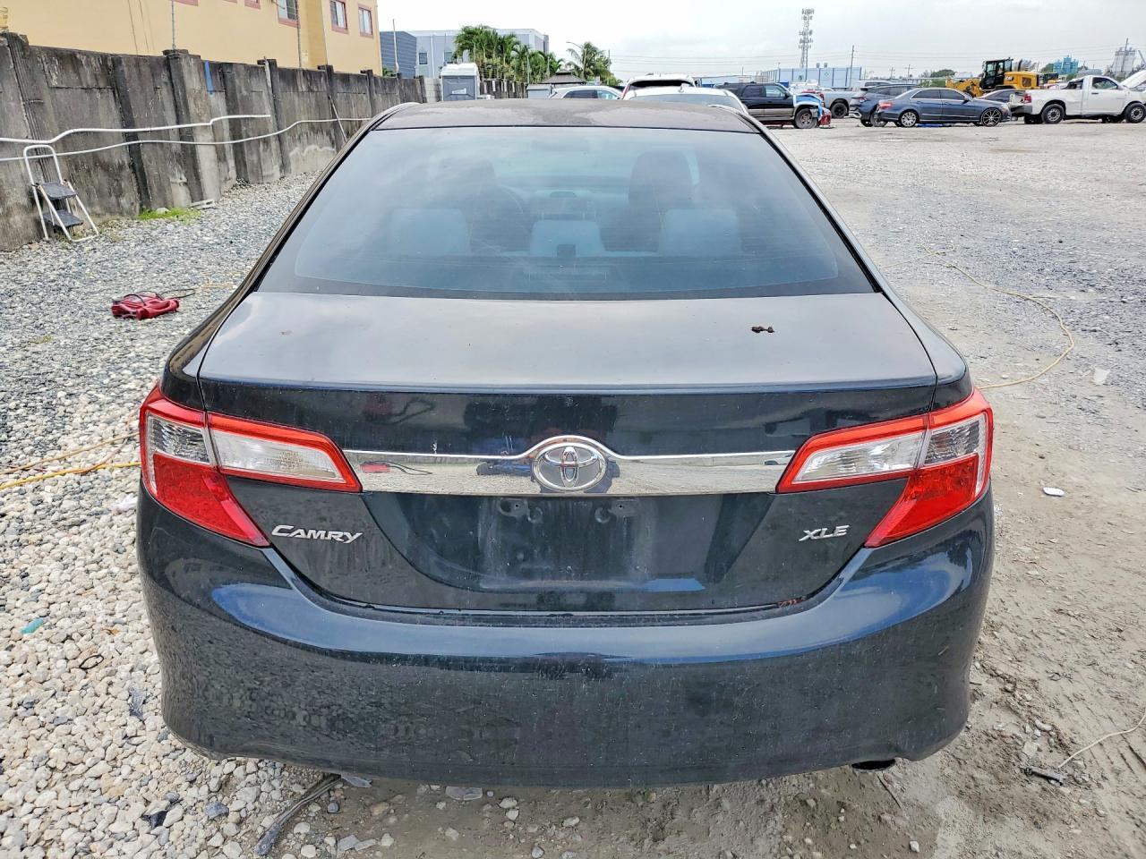2012 TOYOTA CAMRY